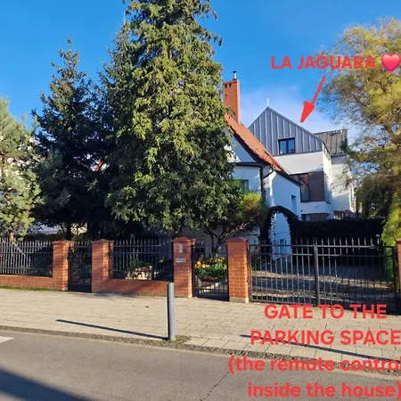 Апартаменты La Jaguara Artistic House In The Center Of